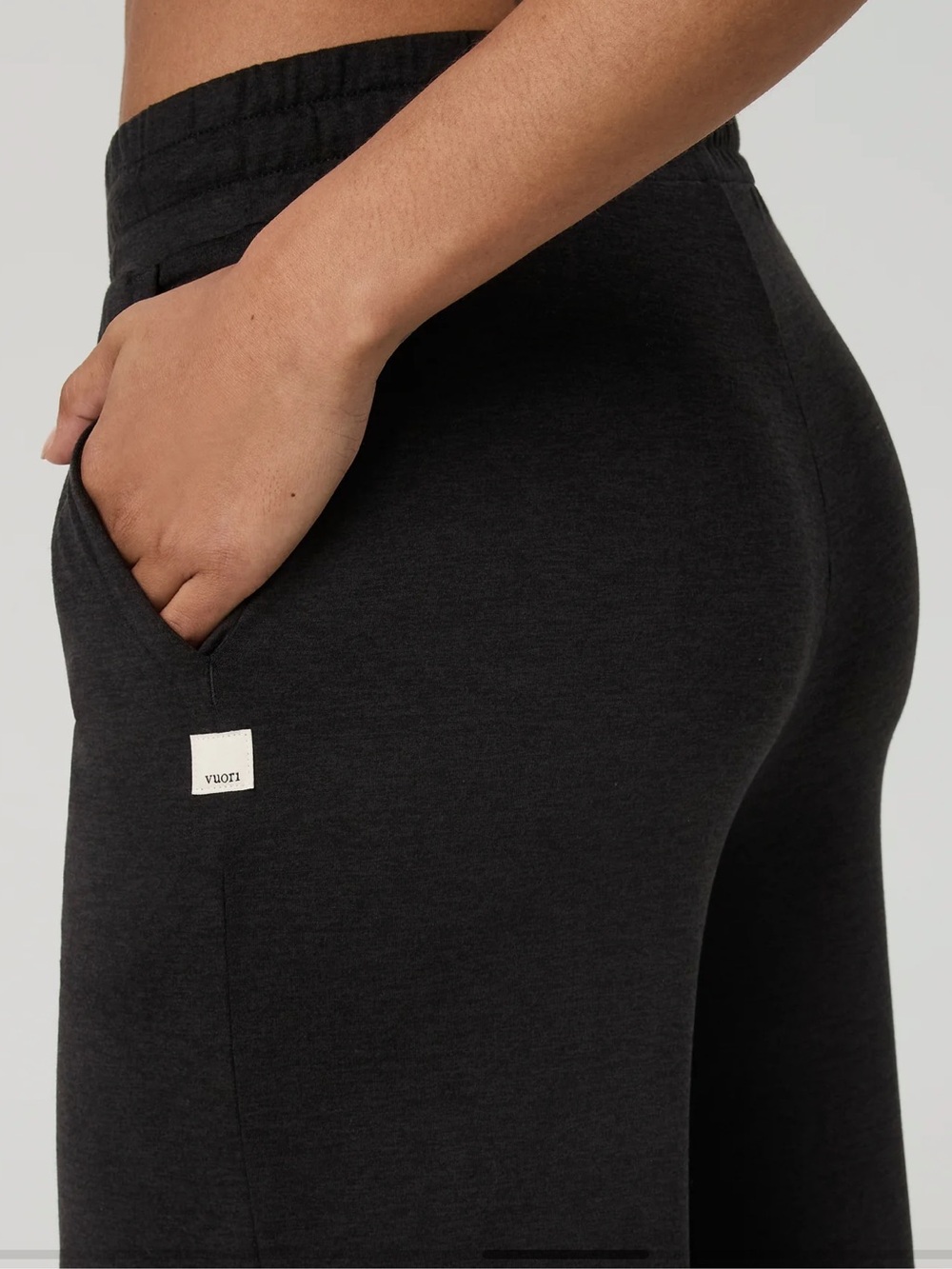 Vuori Halo Essential Wide Leg in Black - Picture 6 of 8